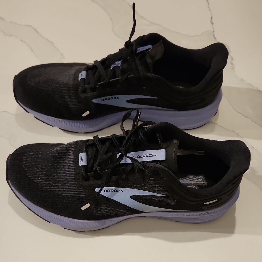 Brooks GUC Womens Launch 9 size 11